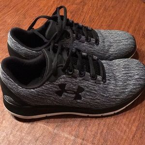 Women’s Size 7 Under Armour Shoes